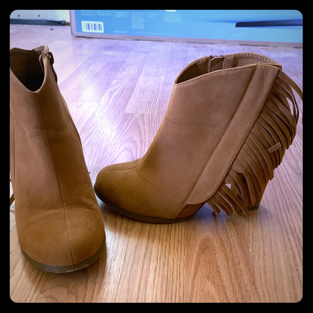 Fringe booties!